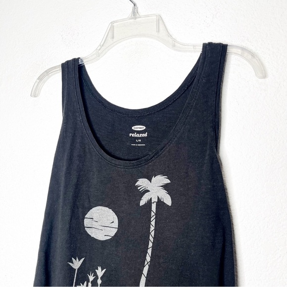 Old Navy Relaxed Graphic This Is Paradise Tank Top - Picture 2 of 7